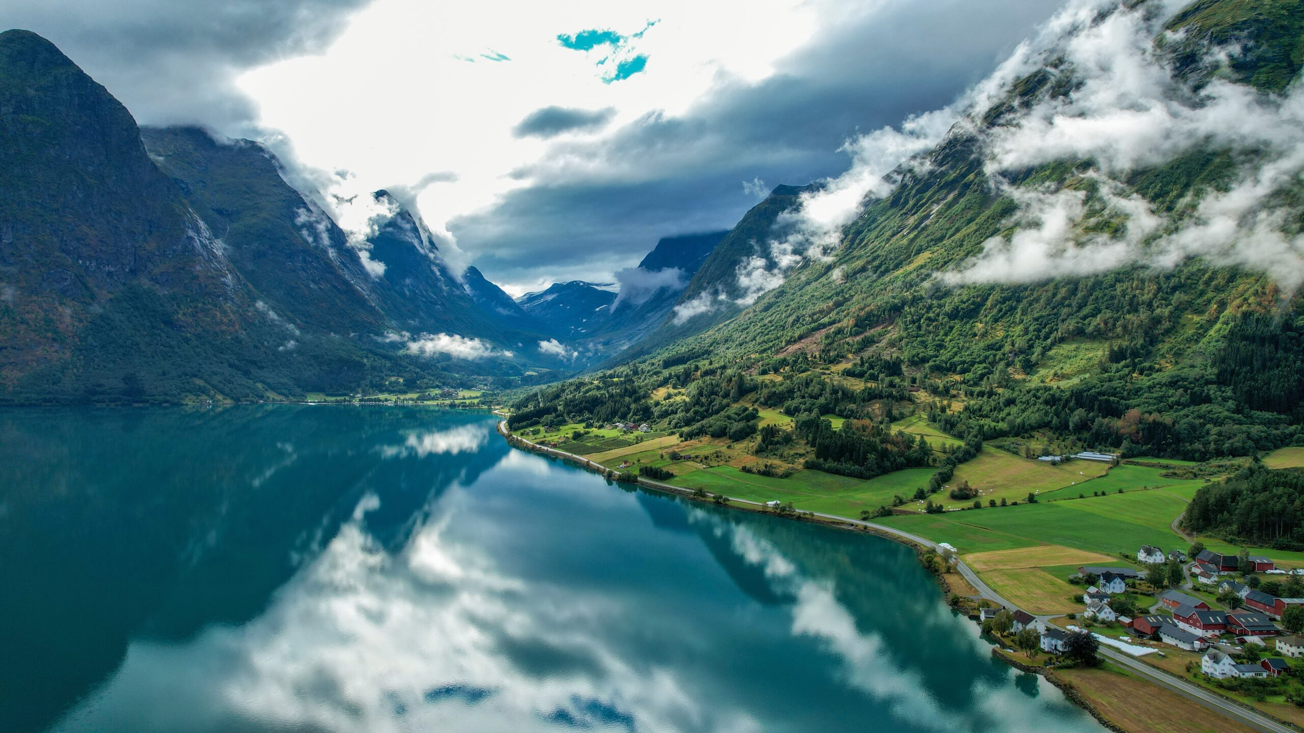 Norway,Fjord,And,Cloudy,Mountains
