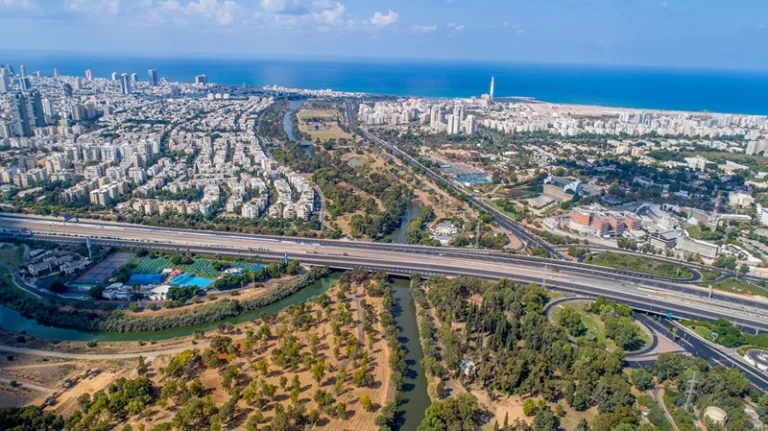 shutterstock_1938458995